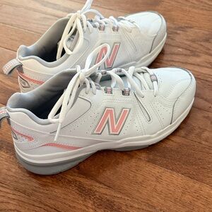 New Balance 608 Women's leather Sneakers in White and Pink Size 8